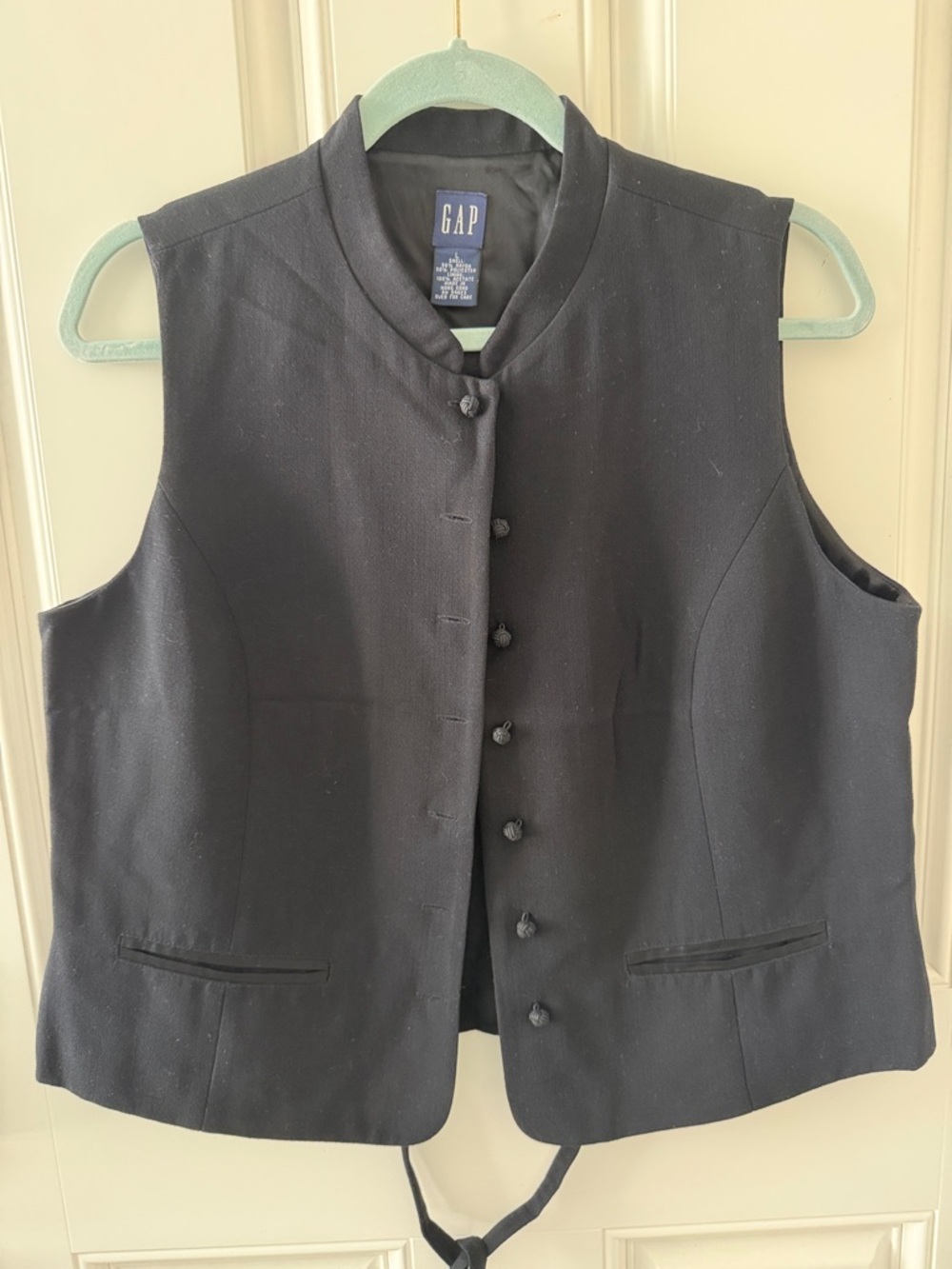 GAP VNTG Mandarin Collar Sleeveless Vest